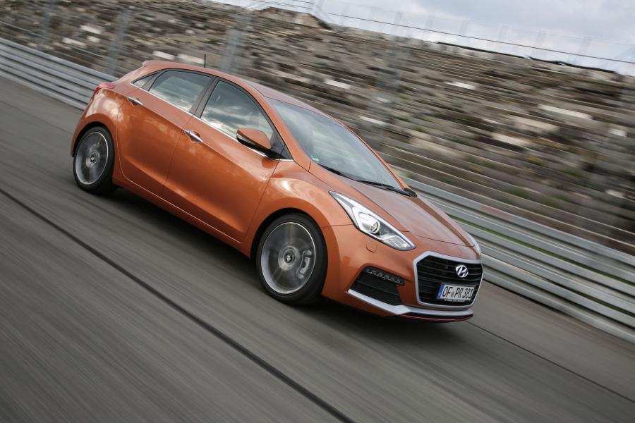  Hyundai i30 5-Door Turbo 2015 года  (фото 16 из 23)
